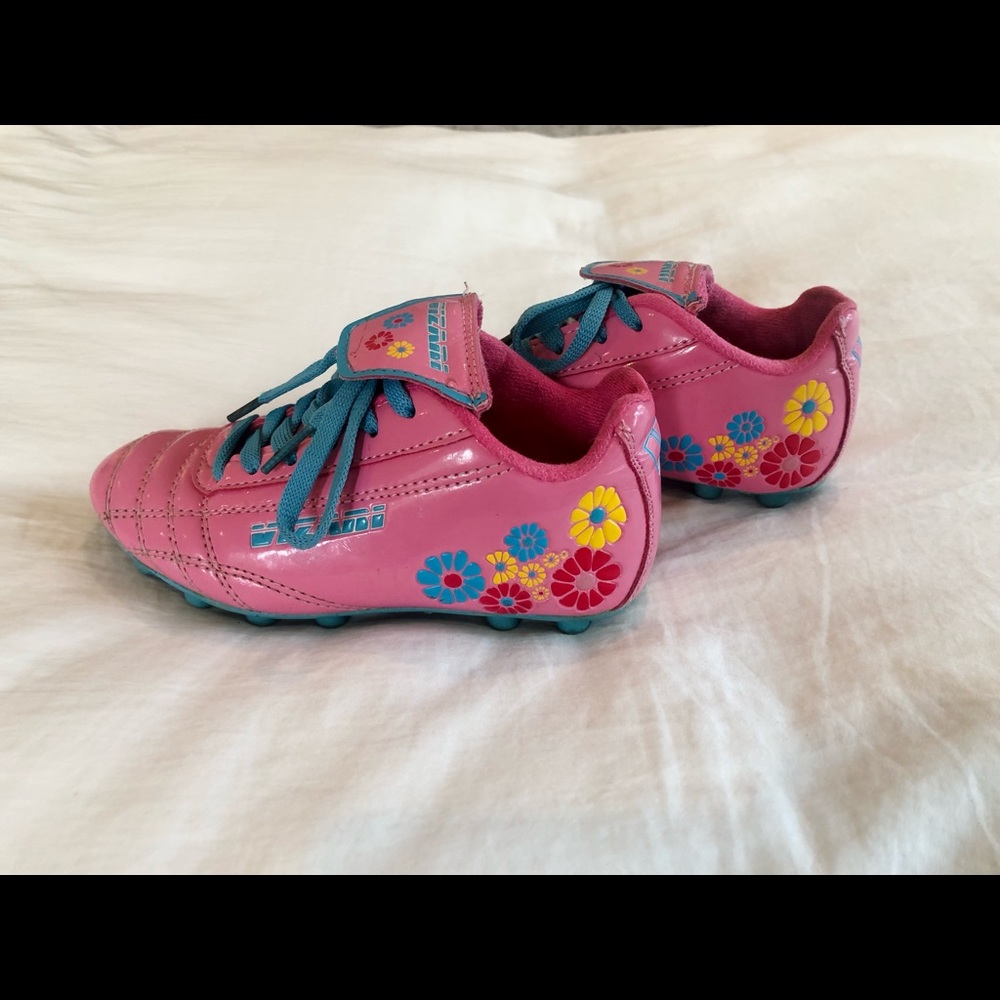Vizare soccer cleats